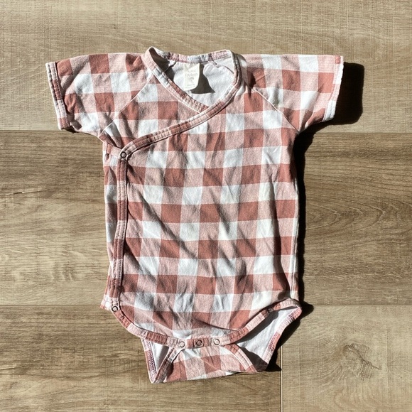 kate quinn Other - 18-24mo Kate Quinn checkered onesie